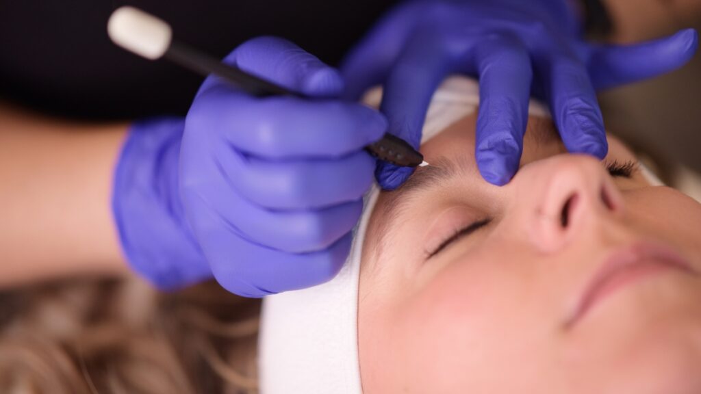 nanoblading eyebrow treatment